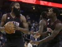 Video: Houston nespasilo ani trináste triple-double Hardena