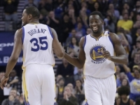 Video: Warriors zdolali Houston, najslabší tím NBA prekvapil