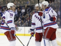 Video: Rangers natiahli víťaznú šnúru, Calgary s výpraskom  